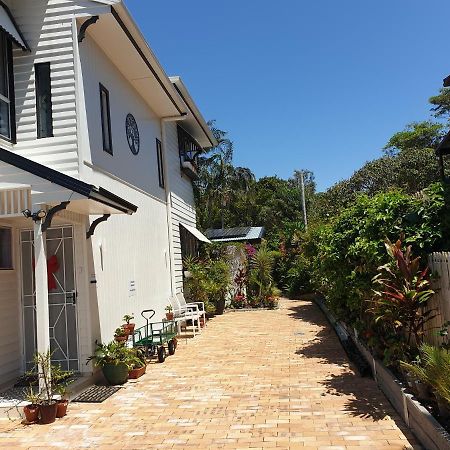 Pet Friendly & Spacious Two Bedroom Guest Unit Caloundra Eksteriør billede