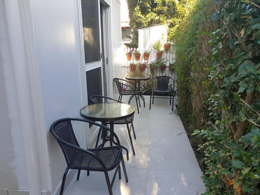 Pet Friendly & Spacious Two Bedroom Guest Unit Caloundra Eksteriør billede