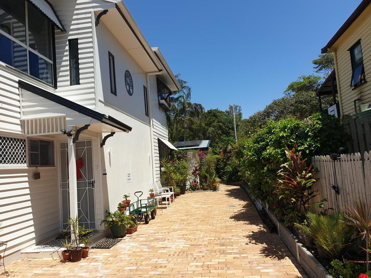 Pet Friendly & Spacious Two Bedroom Guest Unit Caloundra Eksteriør billede