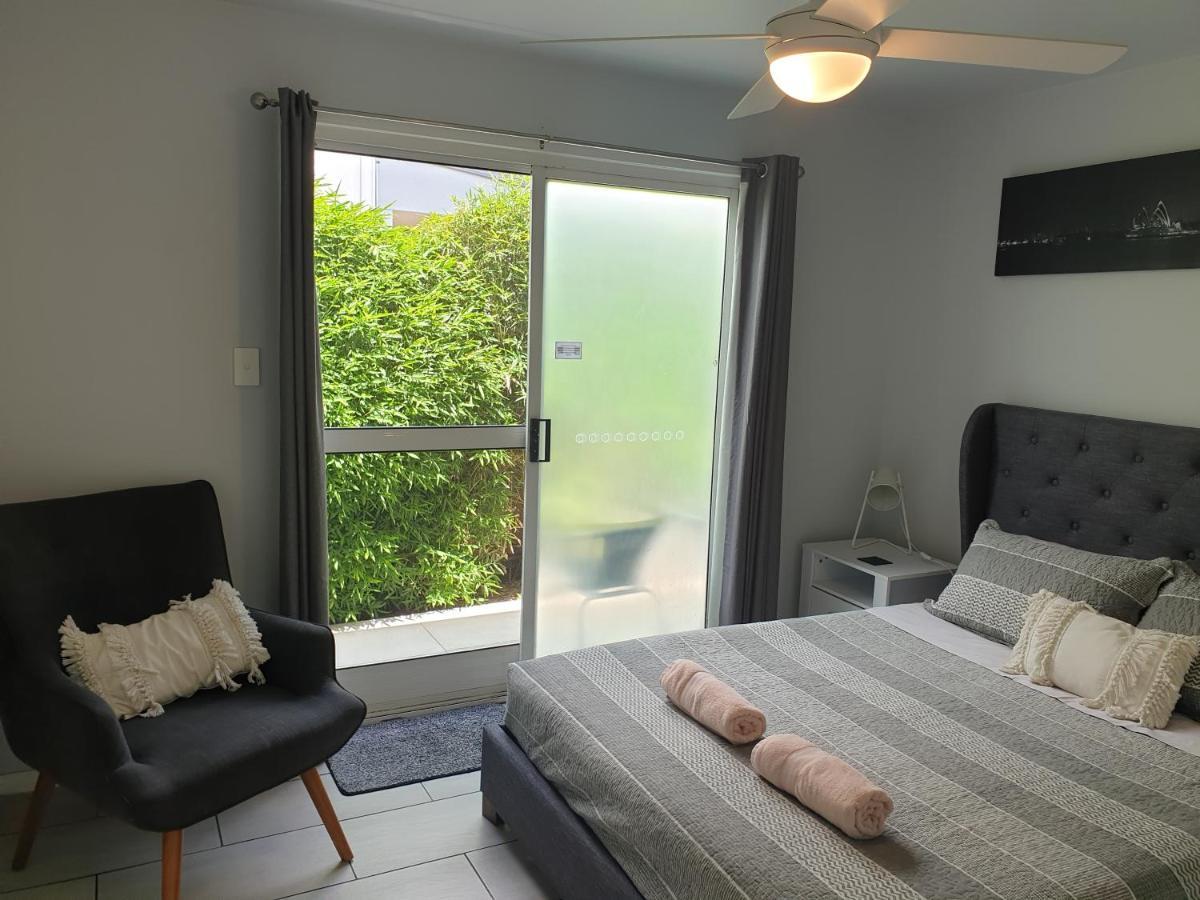 Pet Friendly & Spacious Two Bedroom Guest Unit Caloundra Eksteriør billede